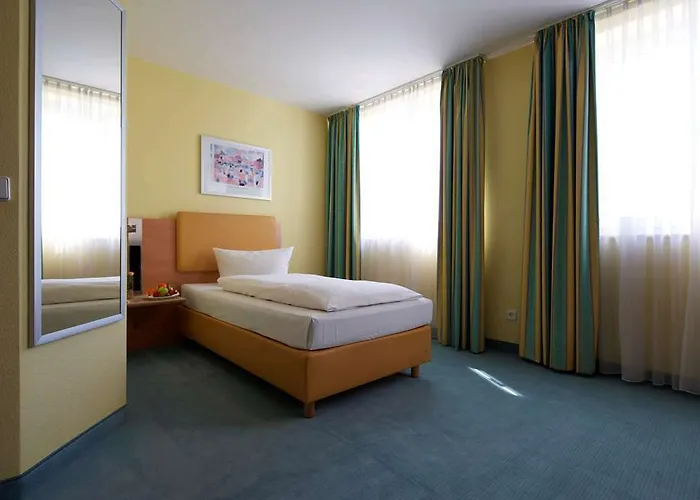 Hotel Intercityhotel Hauptbahnhof 4*
