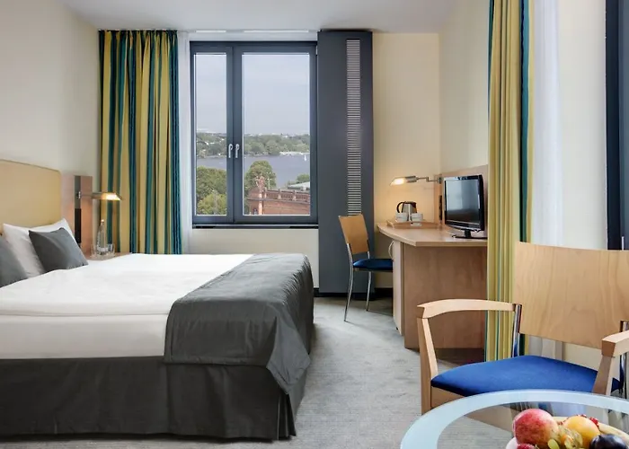 Intercityhotel Hauptbahnhof Hotel 4*