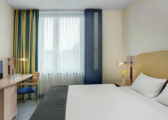 Intercityhotel Hauptbahnhof 4*